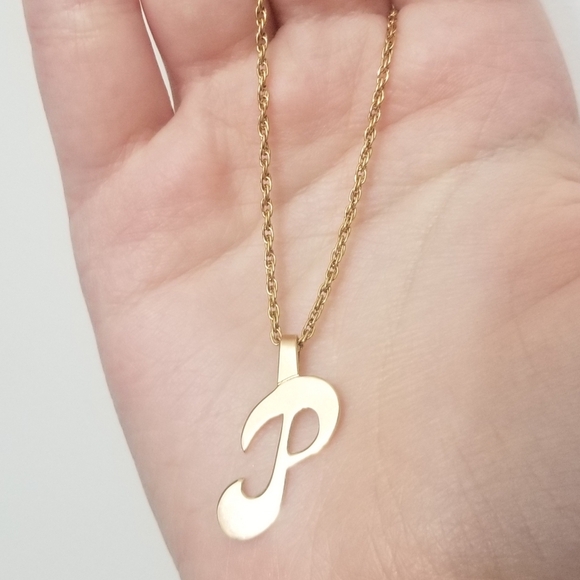 Avon Jewelry - EUC signed Avon letter "P" necklace